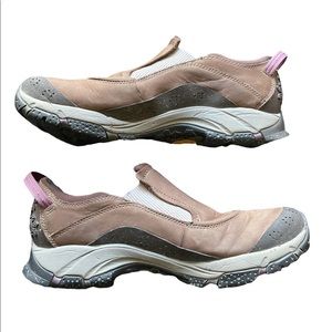 Women’s “Thermal Arc” slip-on Merrell Leather shoes